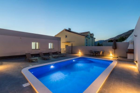 House with private pool Magdalena